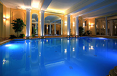 Schwimmbad im Hotel Polaris